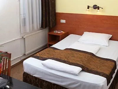 Equity Point Budapešť Hostel
