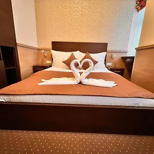 3* Ξενοδοχείο 21 And