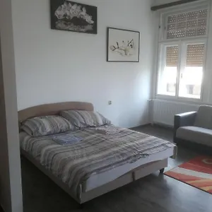  Апартаменты Next Door
